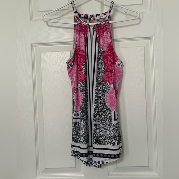 Ricki’s Floral top - Picture 1 of 6